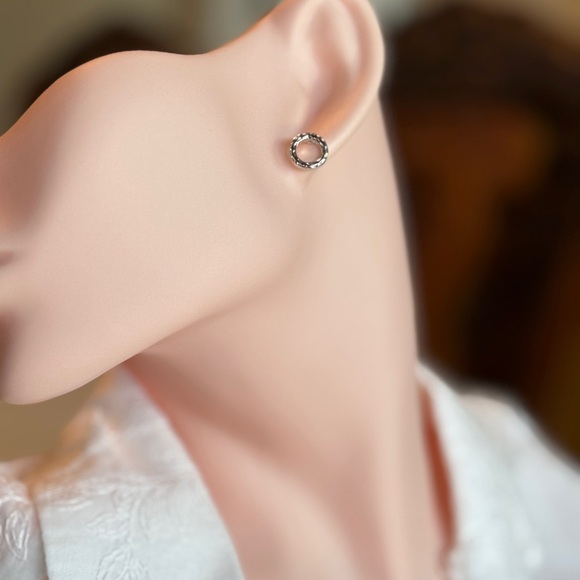 Modern Style Twisted Silver Earrings - Picture 5 of 5